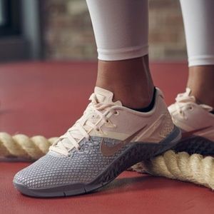 nike metcon atmosphere grey metallic red bronze